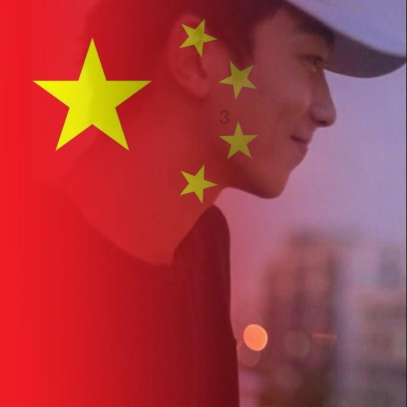 郭晶晶参加香港马拉松赛，穿蓝运动衣配瘦腿裤，周润发也来了