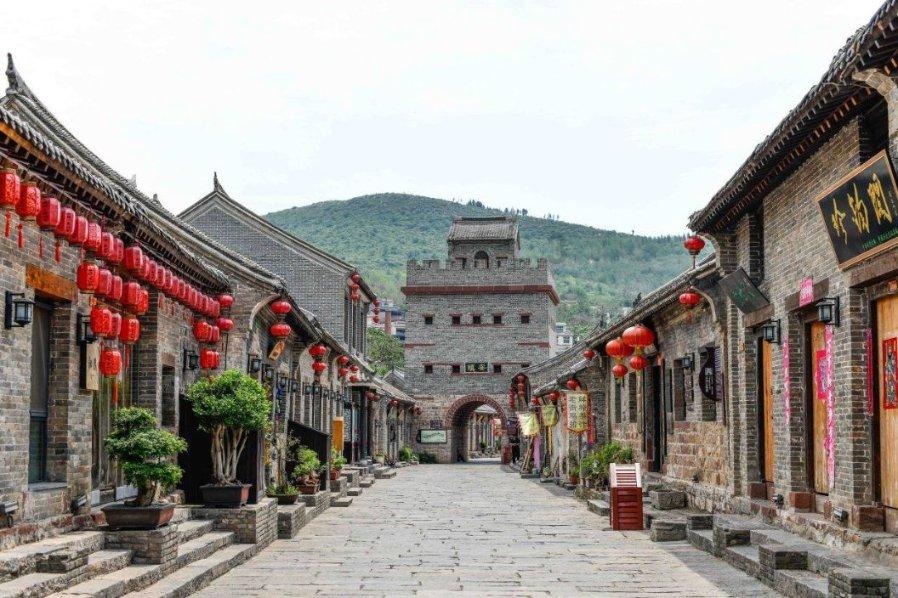 友好区：一老一小乐融融 齐聚一堂过小年