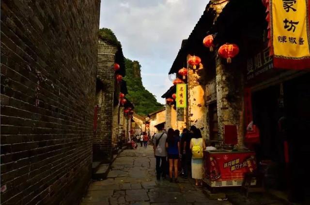 欧美尤物安妮·海瑟薇写真大赏：率性自我 永恒魅力的奥斯卡女神